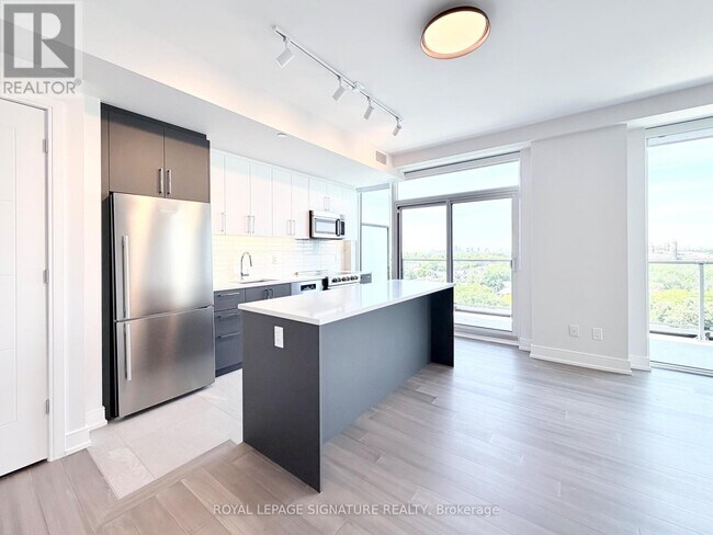 Photo du bâtiment - 664 Spadina Ave.