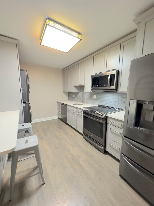 Cocina - 8360 Greensboro Dr