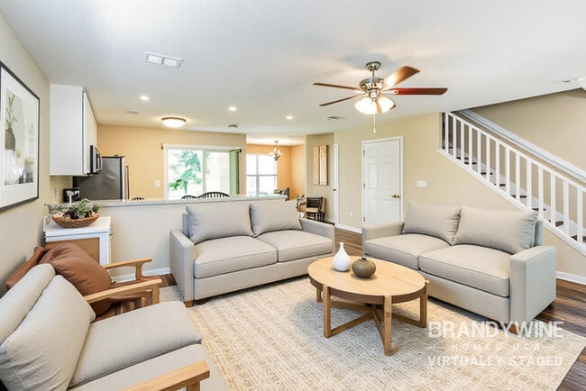 Foto del edificio - 1571 N Whitney St