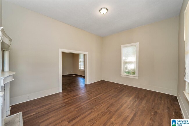 Building Photo - 1621 1st Ave N