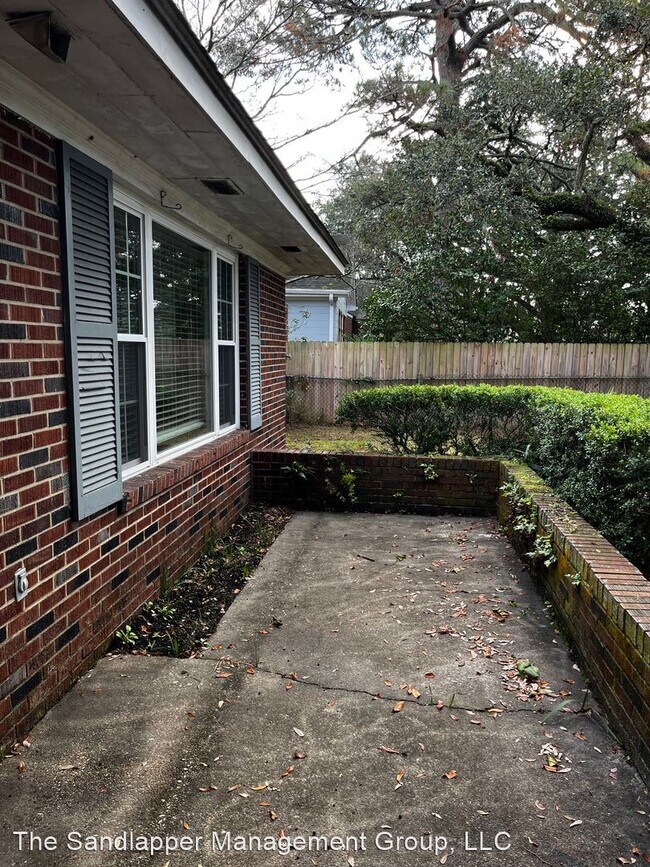 Building Photo - 2 br, 2 bath House - 725 Woodward Road