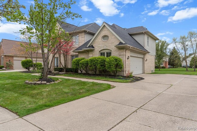 Building Photo - 45419 Glengarry Blvd