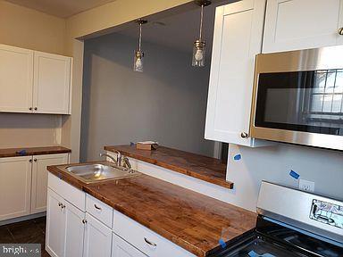 Building Photo - 5225 Spruce St