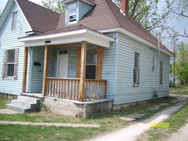 Building Photo - 3 br, 1 bath House - 1117 W Division St