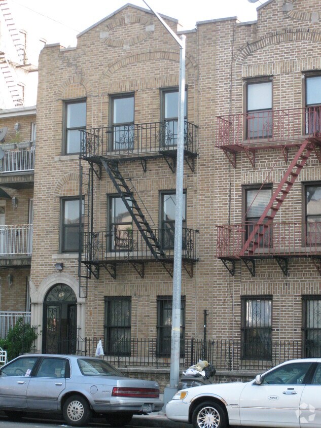 Building Photo - 365 86th St