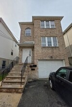 Building Photo - 290 Sussex Ave
