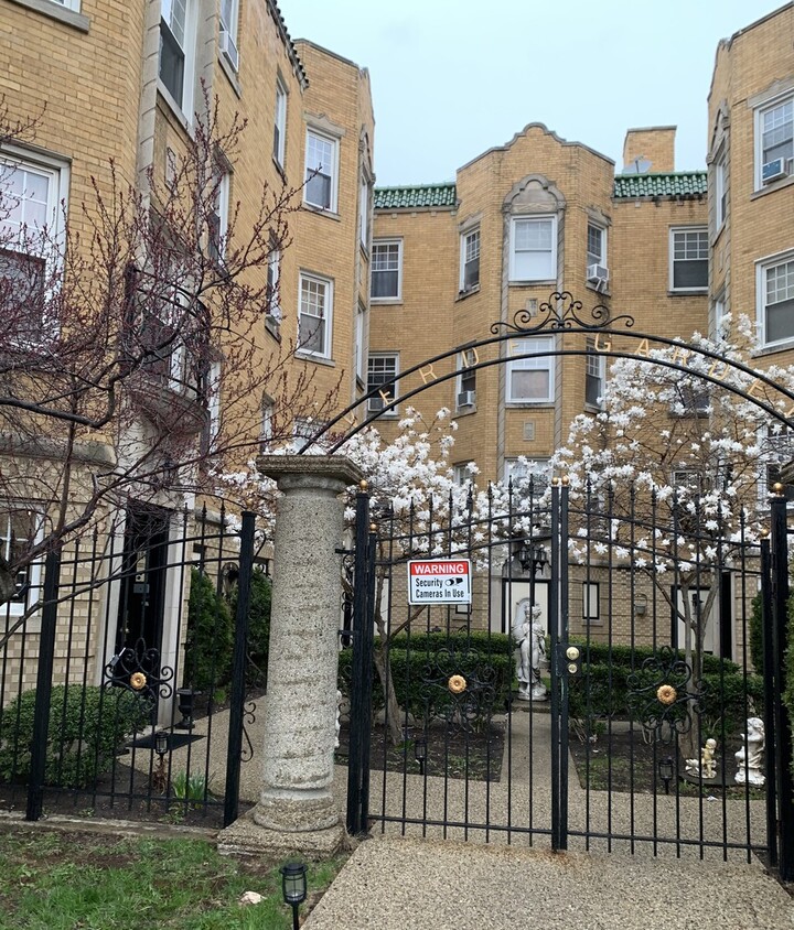 Primary Photo - 5134 W 21st St