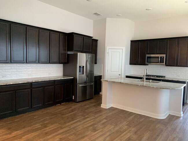 Building Photo - 231 Spinnaker Loop