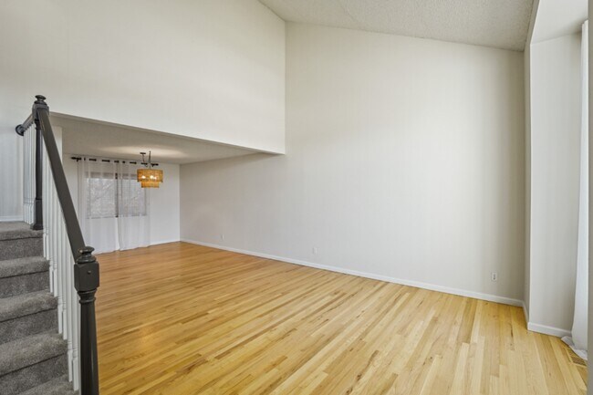 Foto del edificio - 9045 Aldersgate Ct