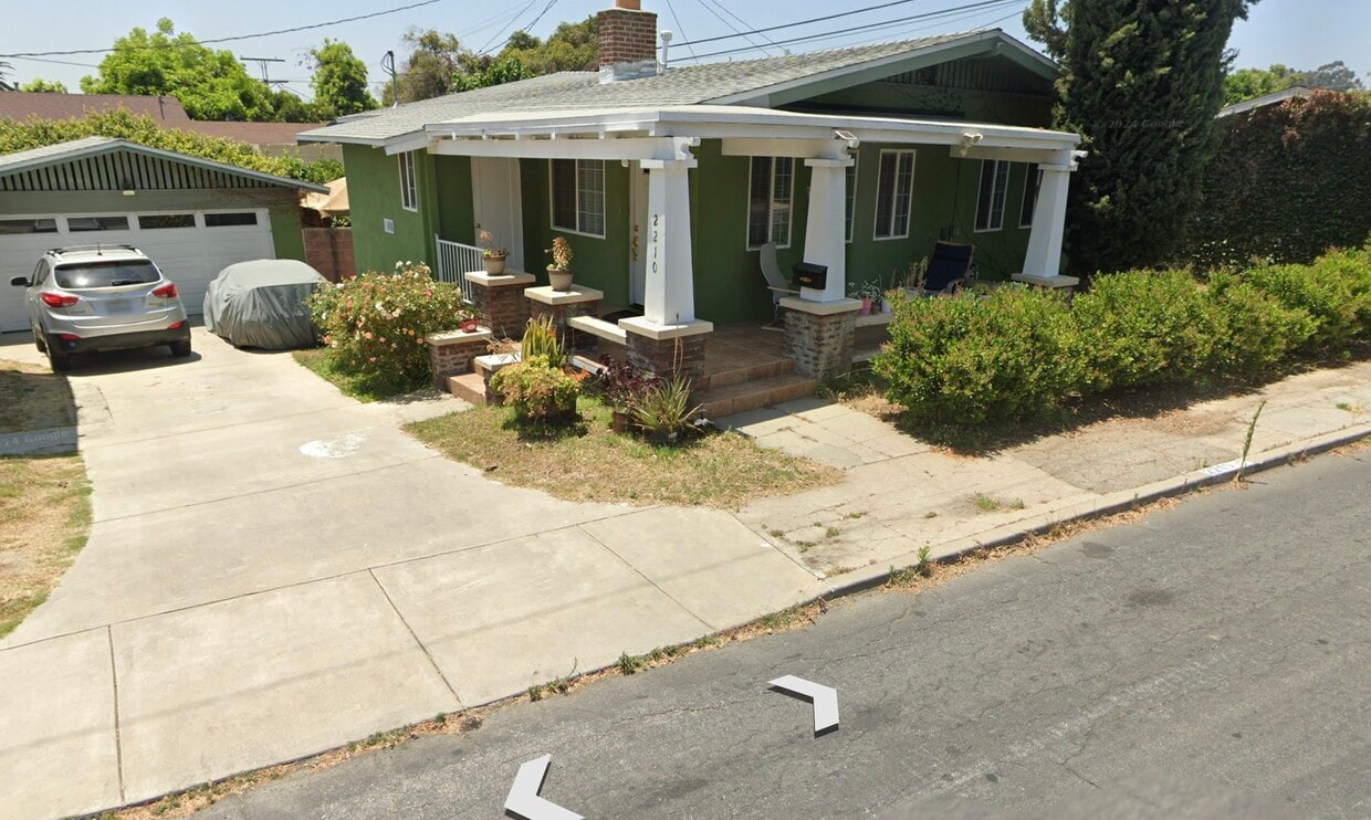 Primary Photo - 2210 Las Flores Dr