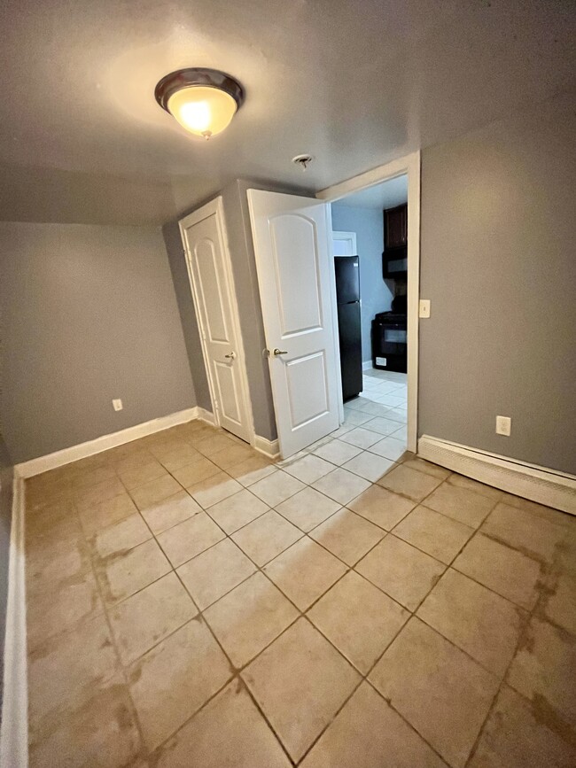 131 W 54th Bsmt - 133 W 54th St