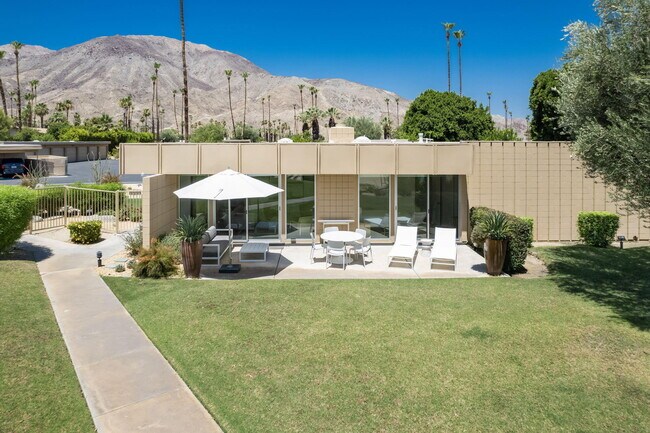 Foto del edificio - 72915 El Paseo