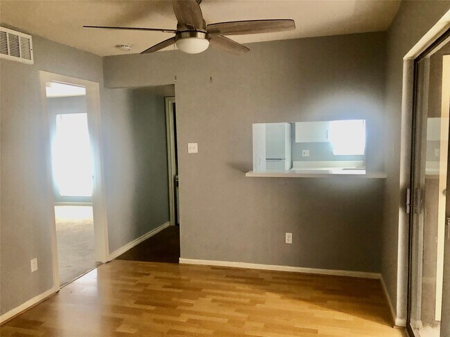 Building Photo - 3150 Walnut Bend Ln