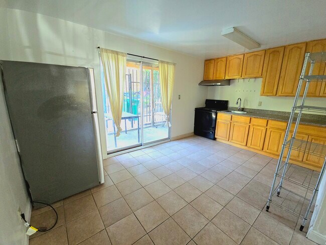 Foto del edificio - 2134 E 27th St