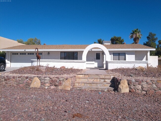 Building Photo - Stunning Lake Havasu Rental 4 BR/ 3BA Pool Home Backing to Park