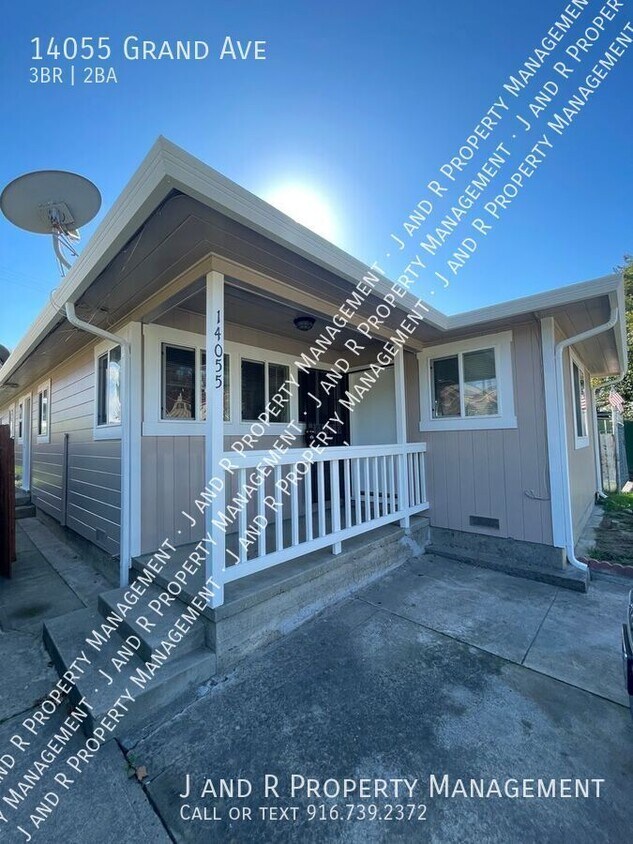 Foto principal - 14055 Grand Ave