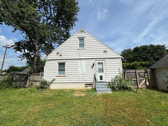 Building Photo - 1110 Ellen Dr