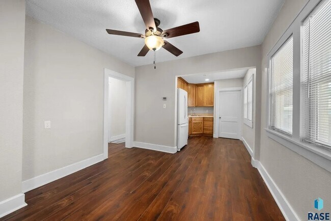 Foto del edificio - 814 N Prairie Ave