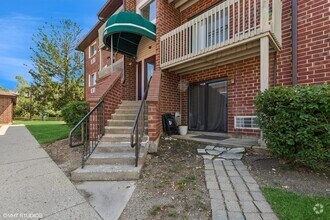 Building Photo - 940 N Lakeside Dr