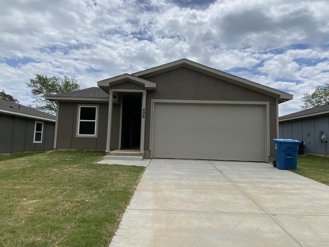 406 Munson St, Denison, TX 75021 House for Rent in Denison, TX