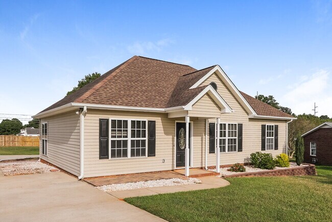 Foto del edificio - 2428 Hunters Way
