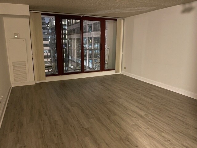 Building Photo - 200 N Dearborn St