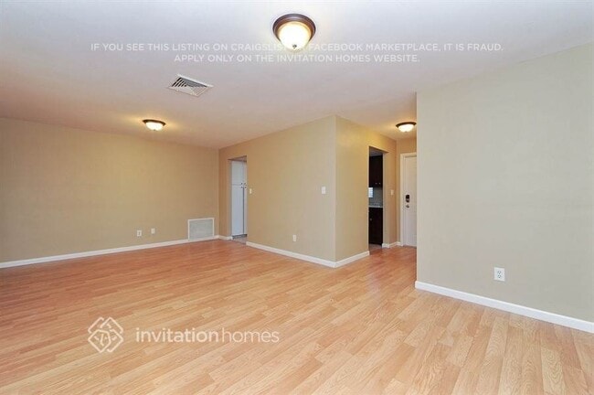 Building Photo - 6164 35th Ave N