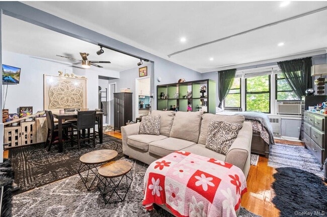 Building Photo - 143-50 Hoover Ave