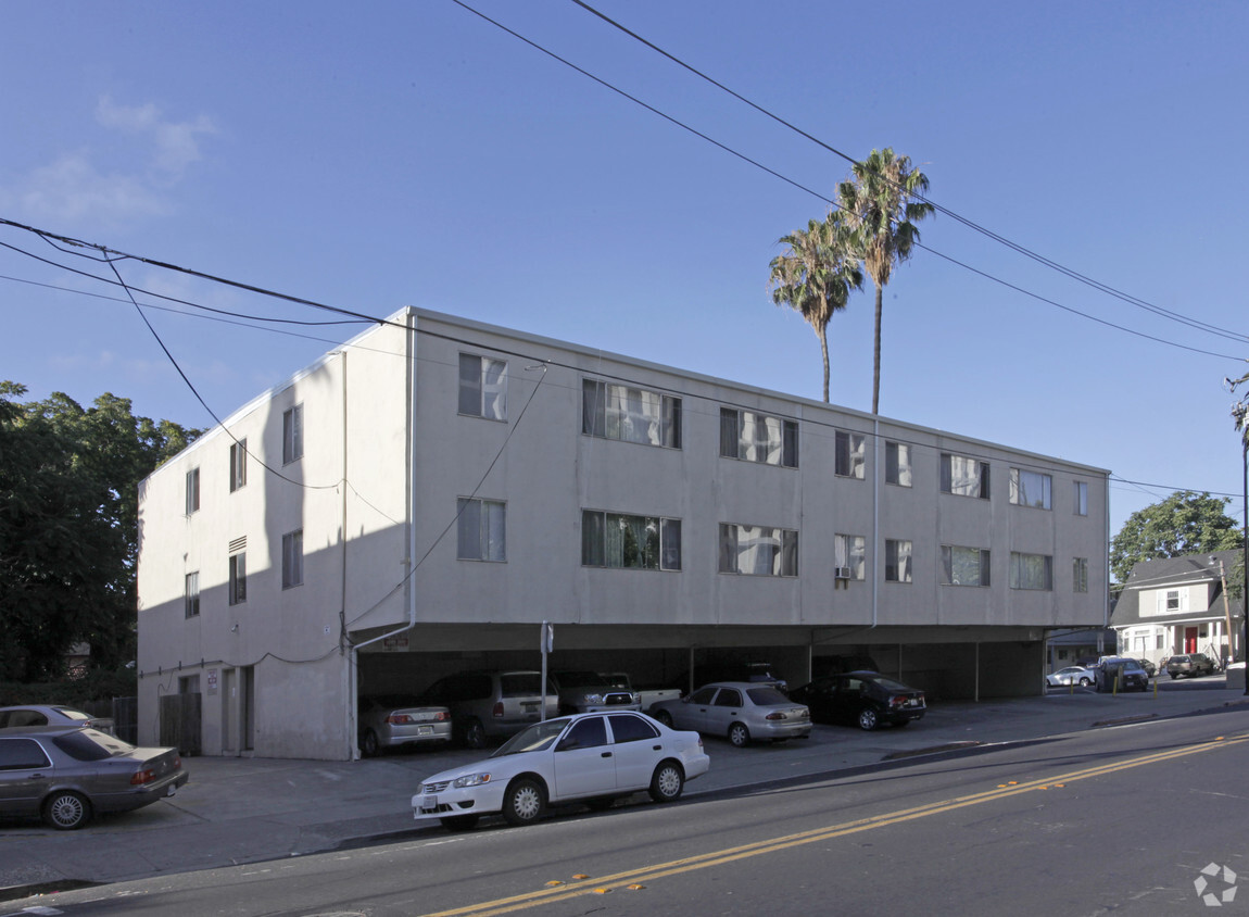 Primary Photo - 408 S 5th St