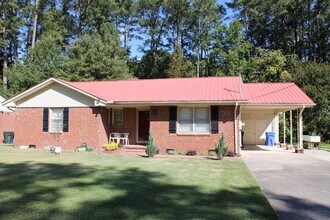 Building Photo - 1404 Woodside Dr W