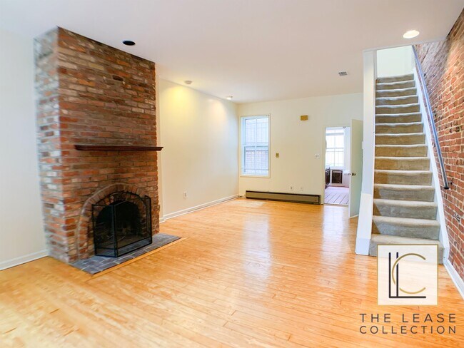 Building Photo - 1602 E St SE