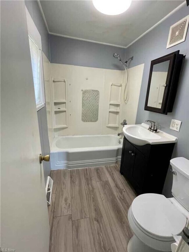 Foto del edificio - 1038 Clifton St