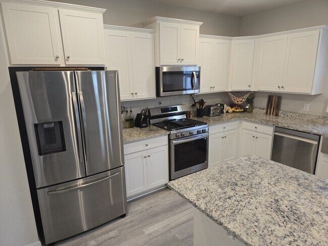Foto del edificio - Brand new 5 bed room home in Chapin
