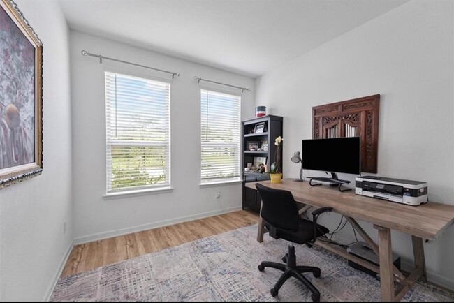 Building Photo - 13310 Rowan Grn Dr