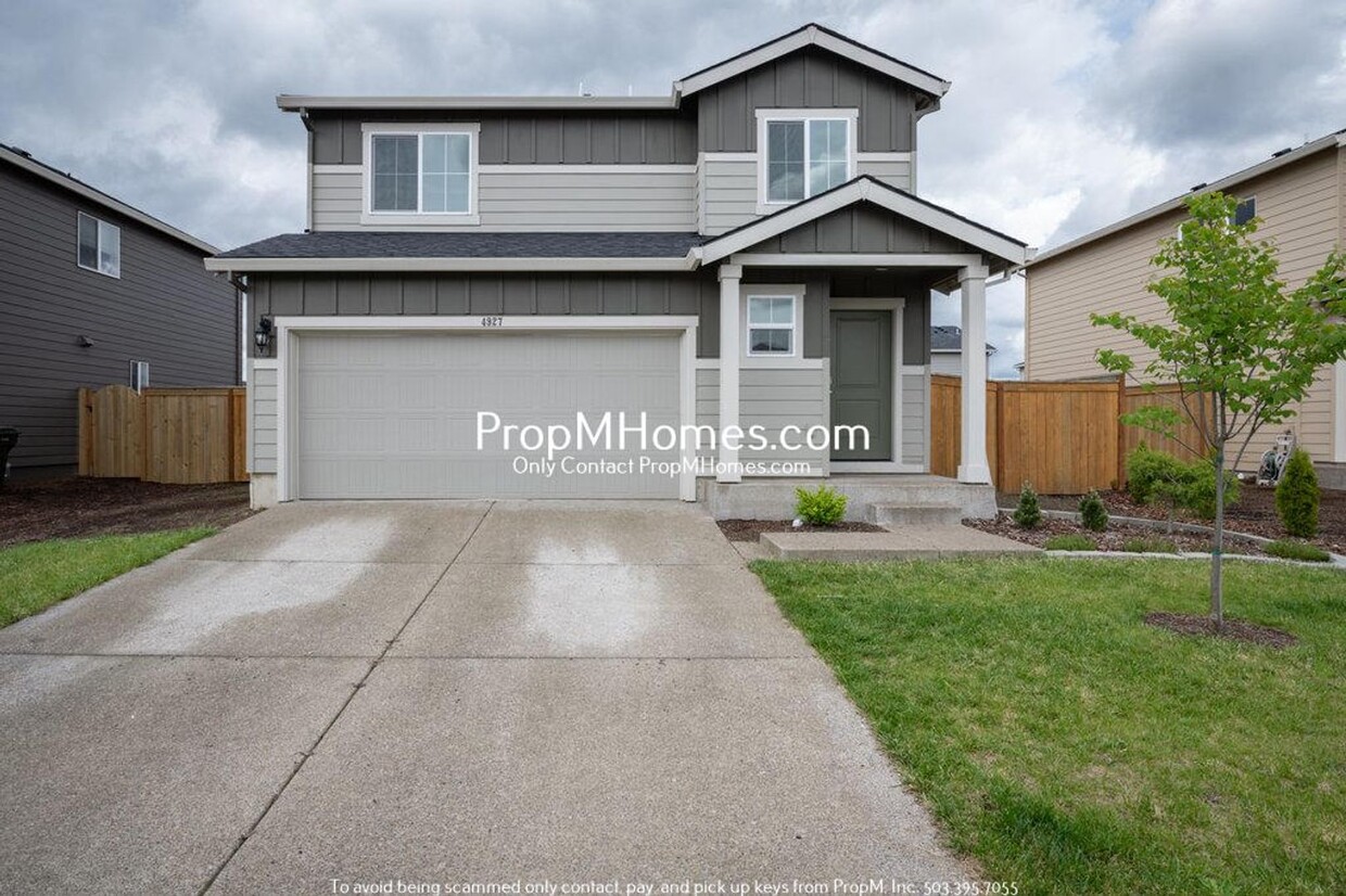 Foto principal - Three Bedroom Stunner in NE Salem!