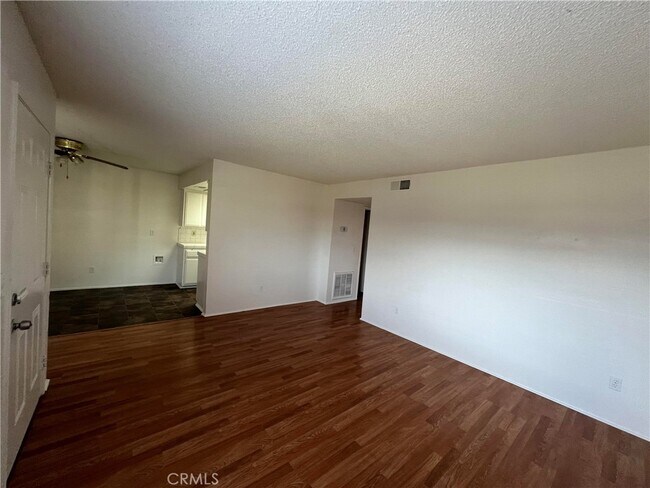 Foto del edificio - 695 Massachusetts Ave