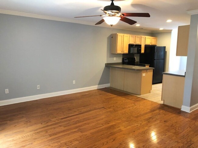 Foto del edificio - 2 Bedroom 2.5 Bath Townhouse in Radcliffe ...