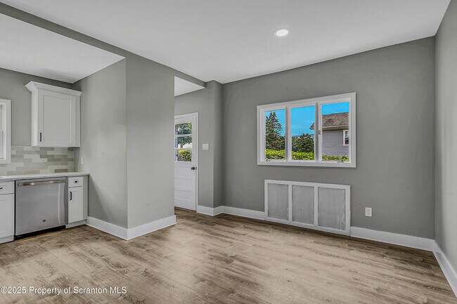 Building Photo - 1807 Farr St