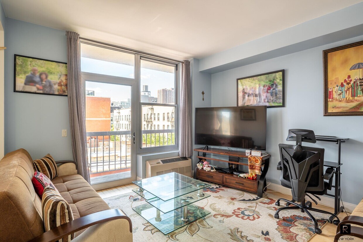 249 E 118th St Unit 6A, New York, NY 10035 Room for Rent in New York