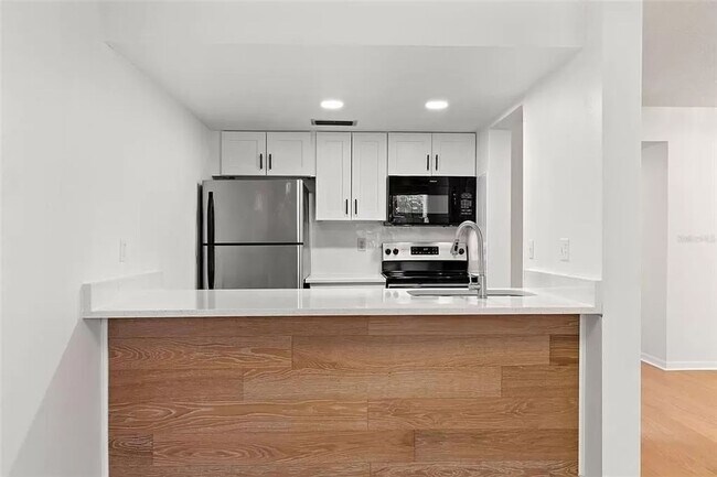 Foto del edificio - Welcome to Belleair Bluffs!!!!