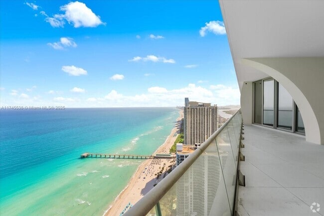 Building Photo - 16901 Collins Ave