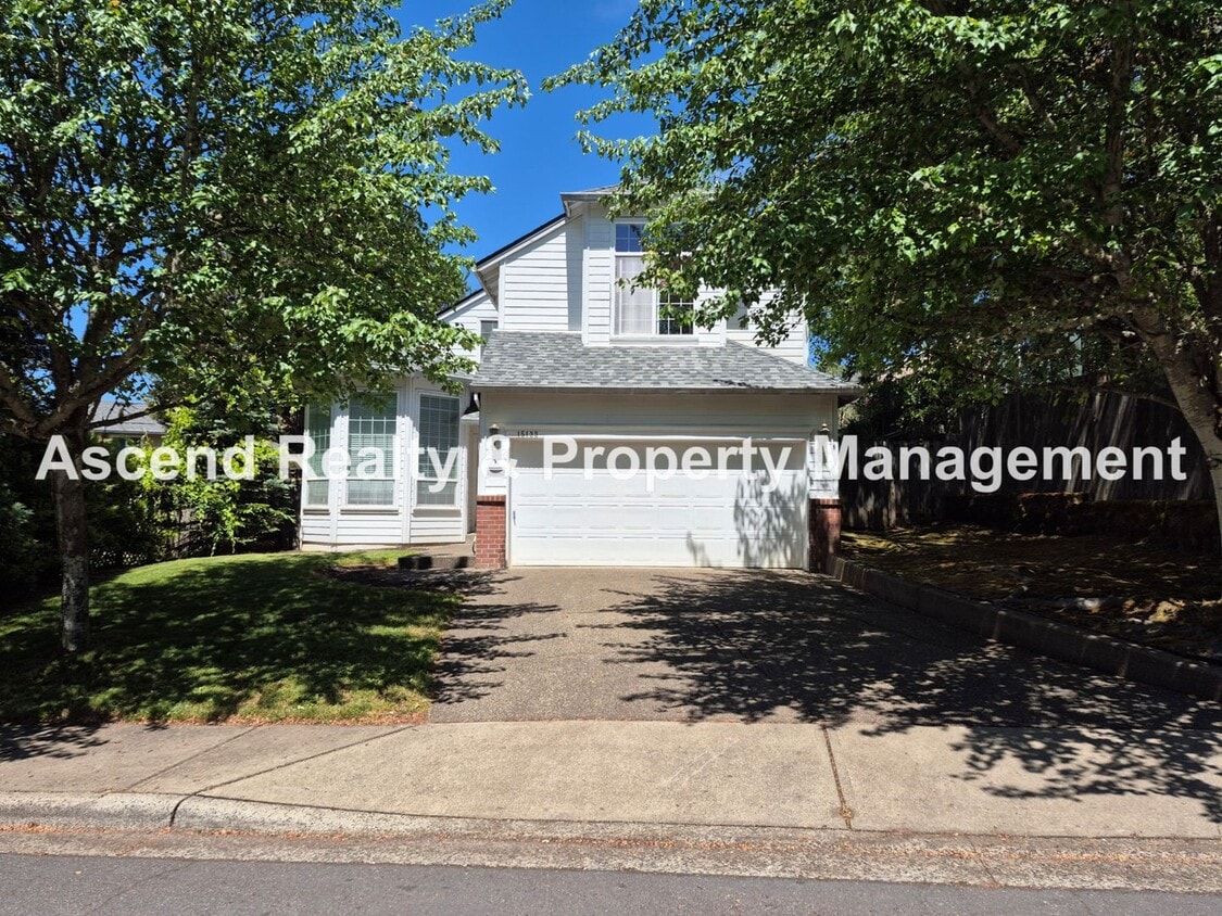 Available NOW! Bright Four Bedroom Bethany Home Open Kitchen/Dining/Family Room, Fenced Yard & Ya... - Available NOW! Bright Four Bedroom Bethany Home Open Kitchen/Dining/Family Room, Fenced Yard & Ya...