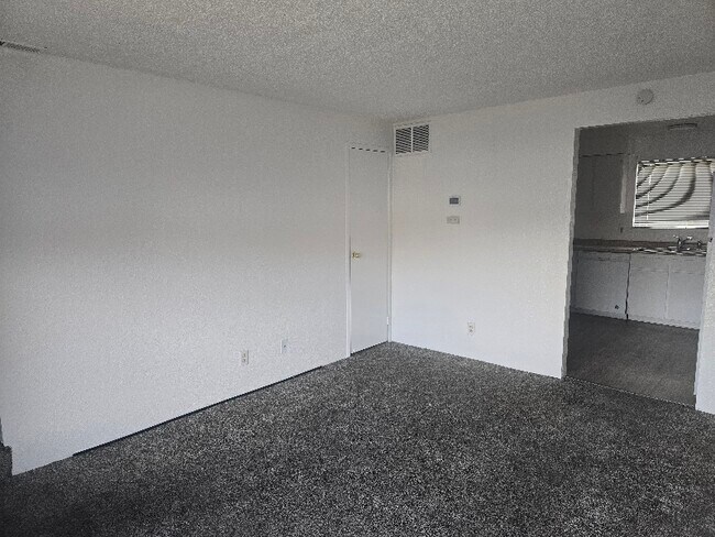 Foto del edificio - 1412 E 9th St