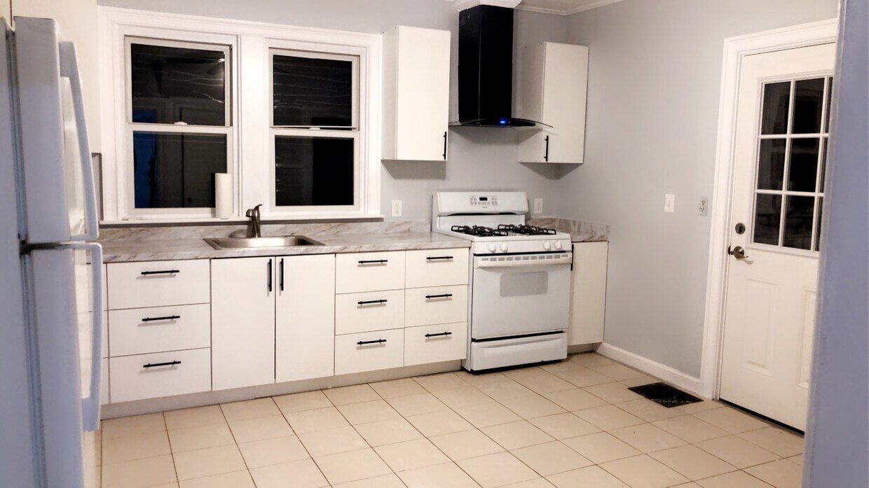 Kitchen - 10 High St