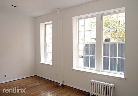Building Photo - 240 E 21st St