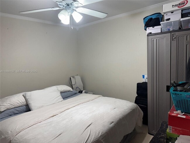 Foto del edificio - 1825 W 56th St