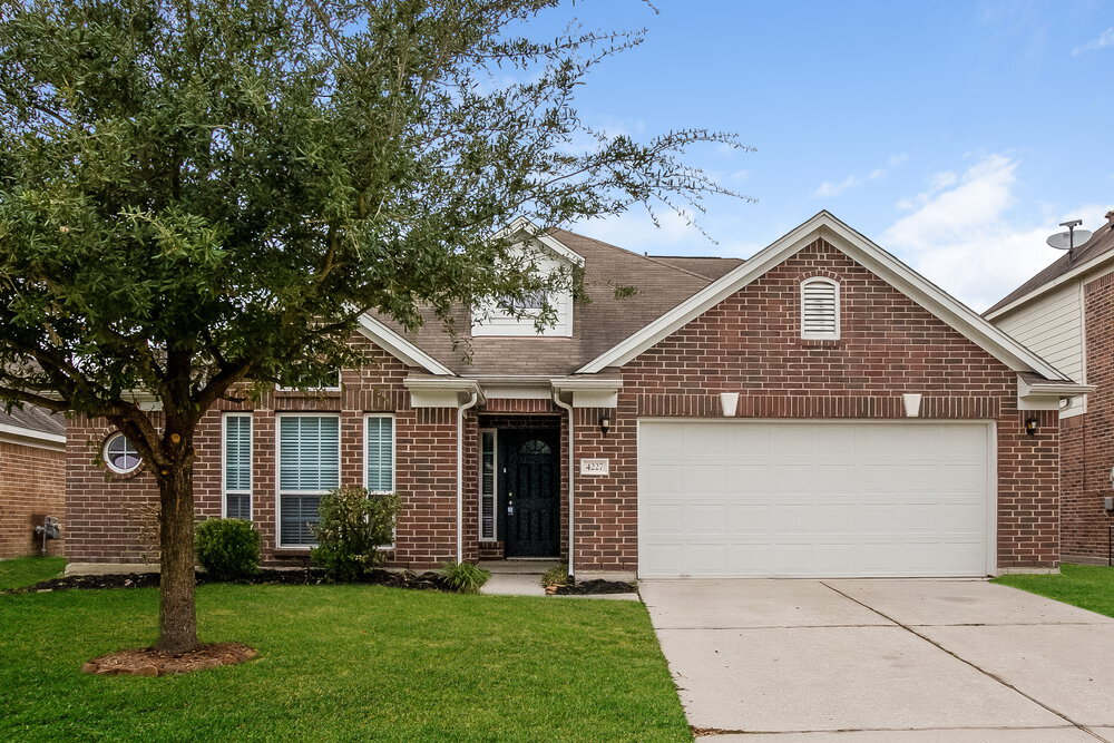 Foto principal - 4227 Forest Rain Ln