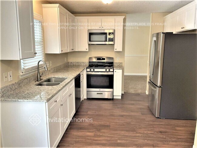 Foto del edificio - 100 Pepperwood Dr
