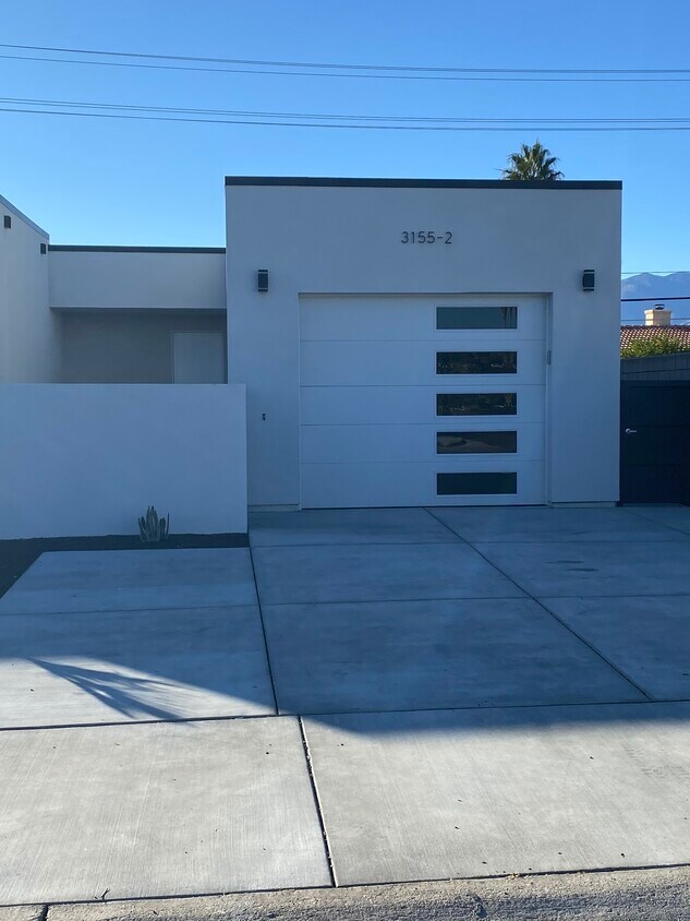 Foto principal - 3155-3152 E San Juan Rd