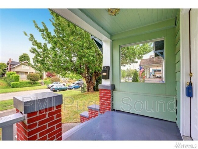 Building Photo - 1108 S Ridgewood Ave